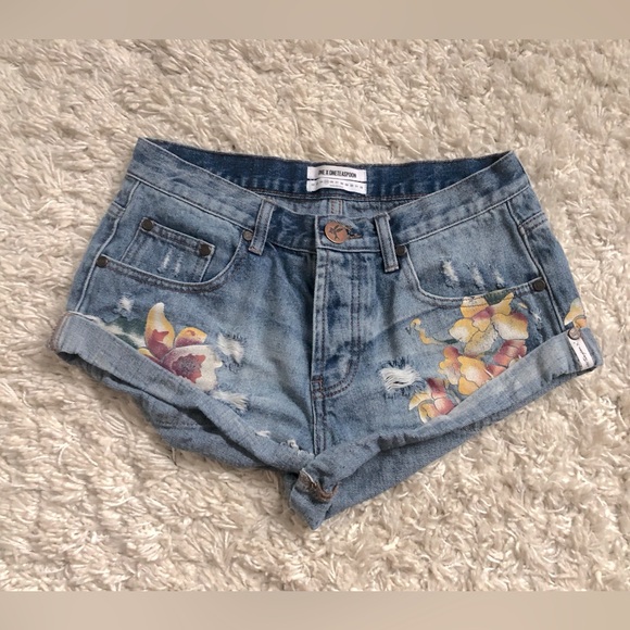 One Teaspoon Denim Shorts - Picture 1 of 4